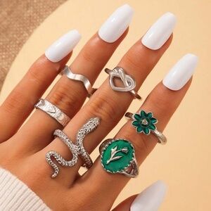 **CARYS* 6-Pc Silver x Green Snake Fashion Ring Set